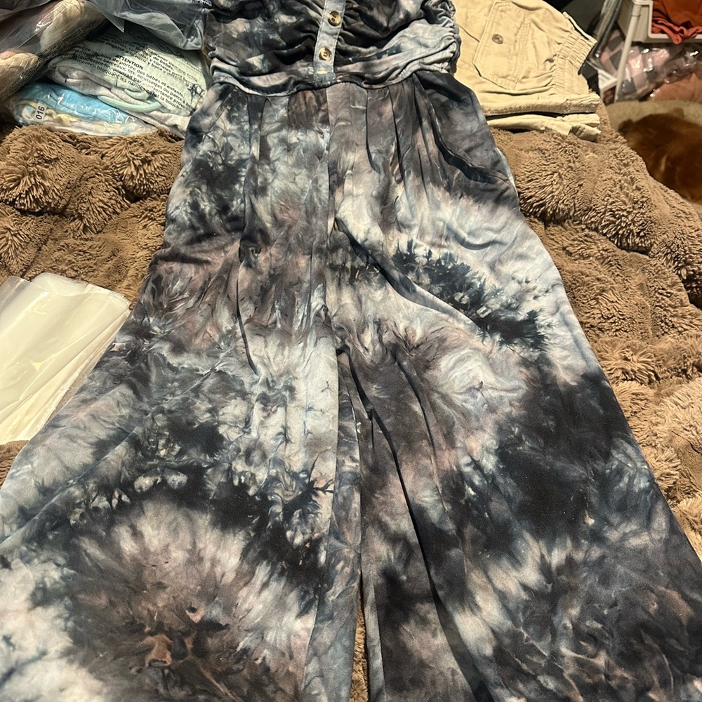 Tie-Dye Wide-Leg Jumpsuit in Black & Gray